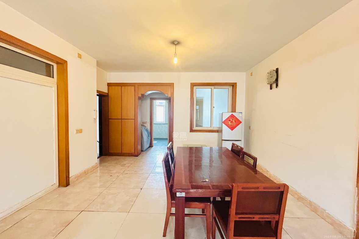 航天大院 4室2厅2卫 1700.0元/月 航天大院 4室2厅2卫 1700.0元/月室内图