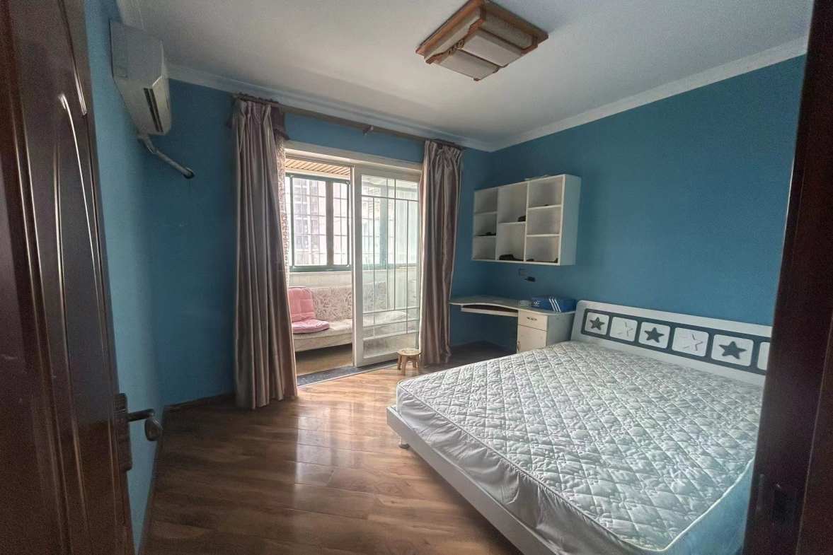 富厚名邸  4室2厅2卫    2000.0元/月室内图1