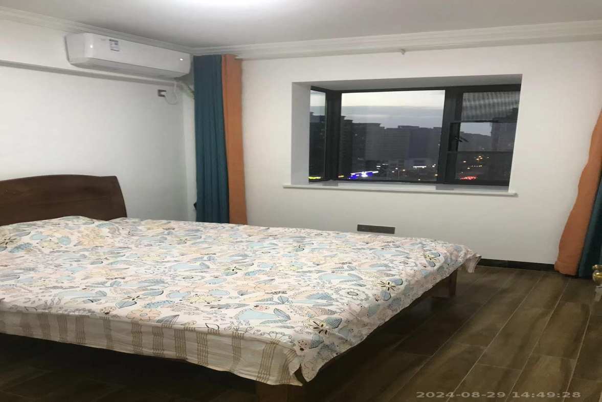 兴和佳苑安置小区  3室2厅2卫    3200.0元/月室内图1