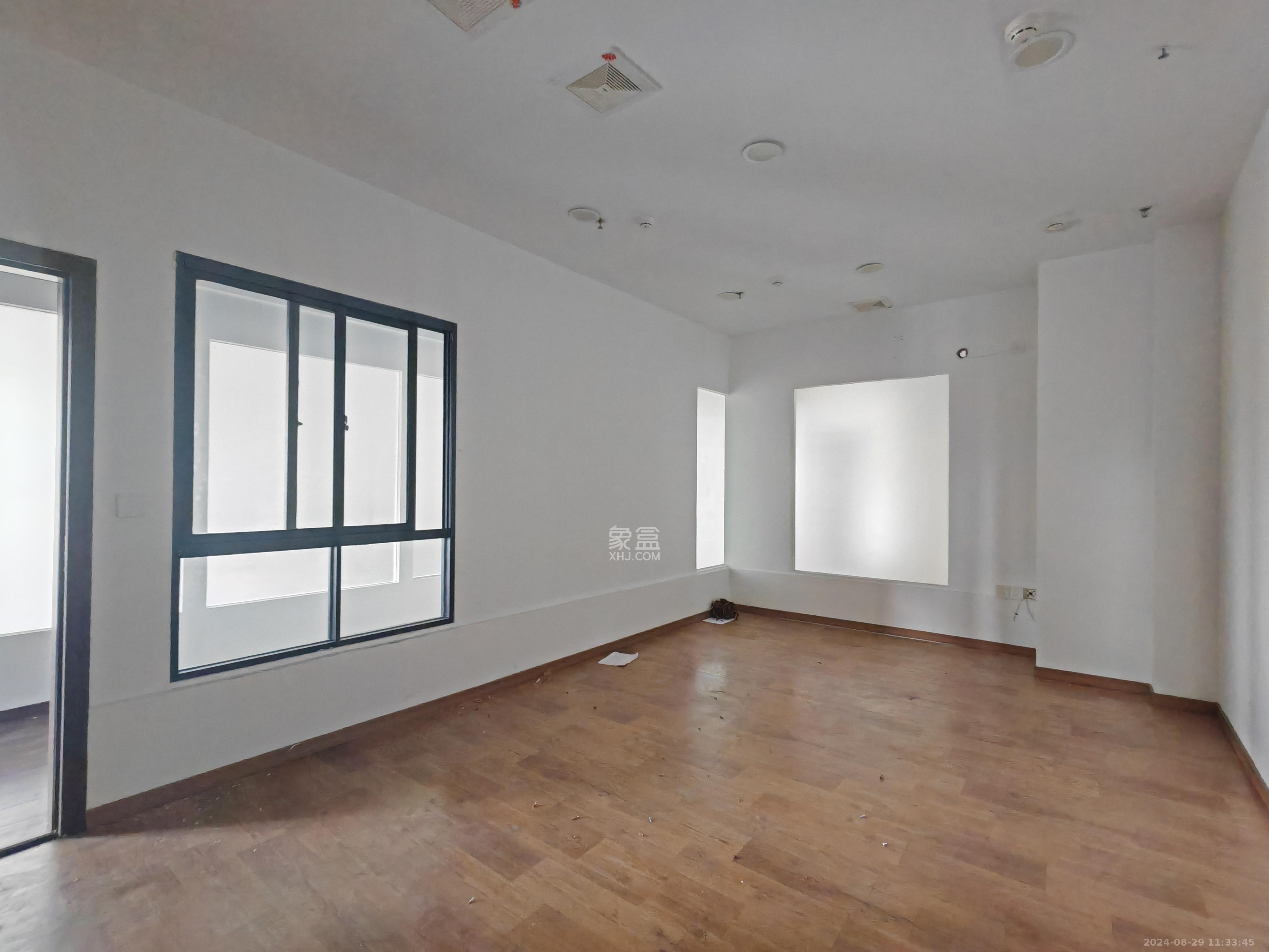 世茂铂翠湾一期   430.0㎡      12000.0元/月室内图