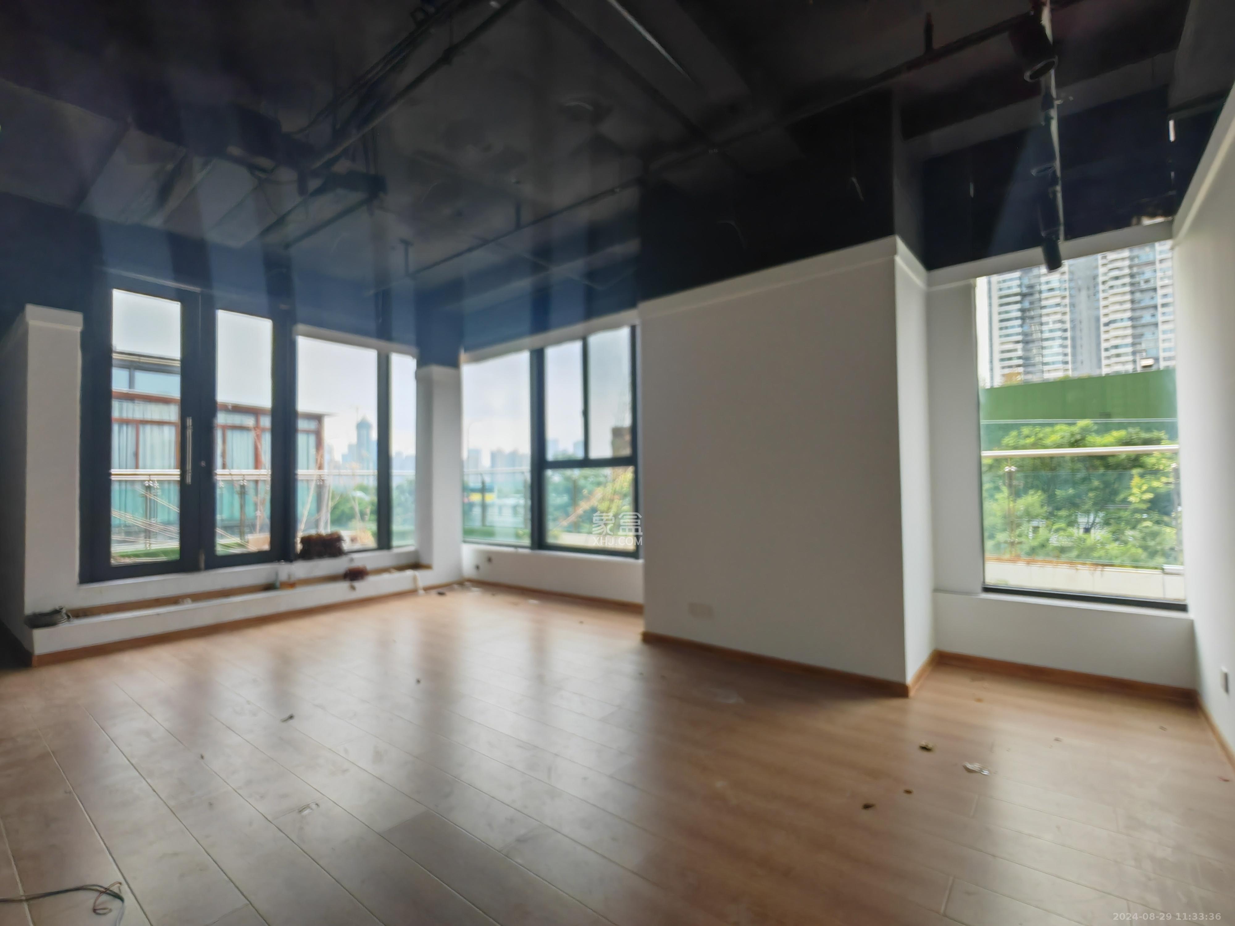 世茂铂翠湾一期   430.0㎡      12000.0元/月室内图