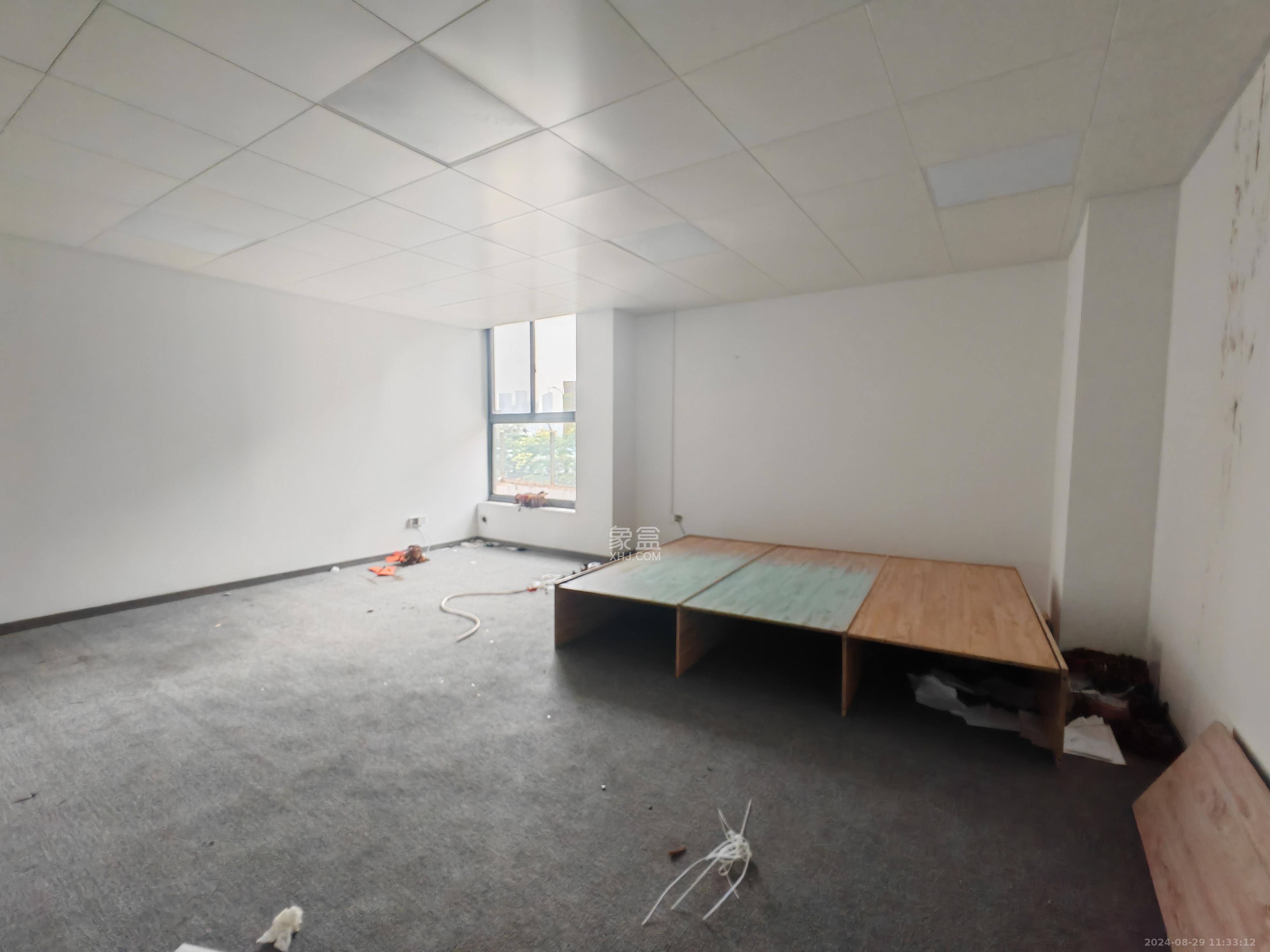 世茂铂翠湾一期   430.0㎡      12000.0元/月室内图