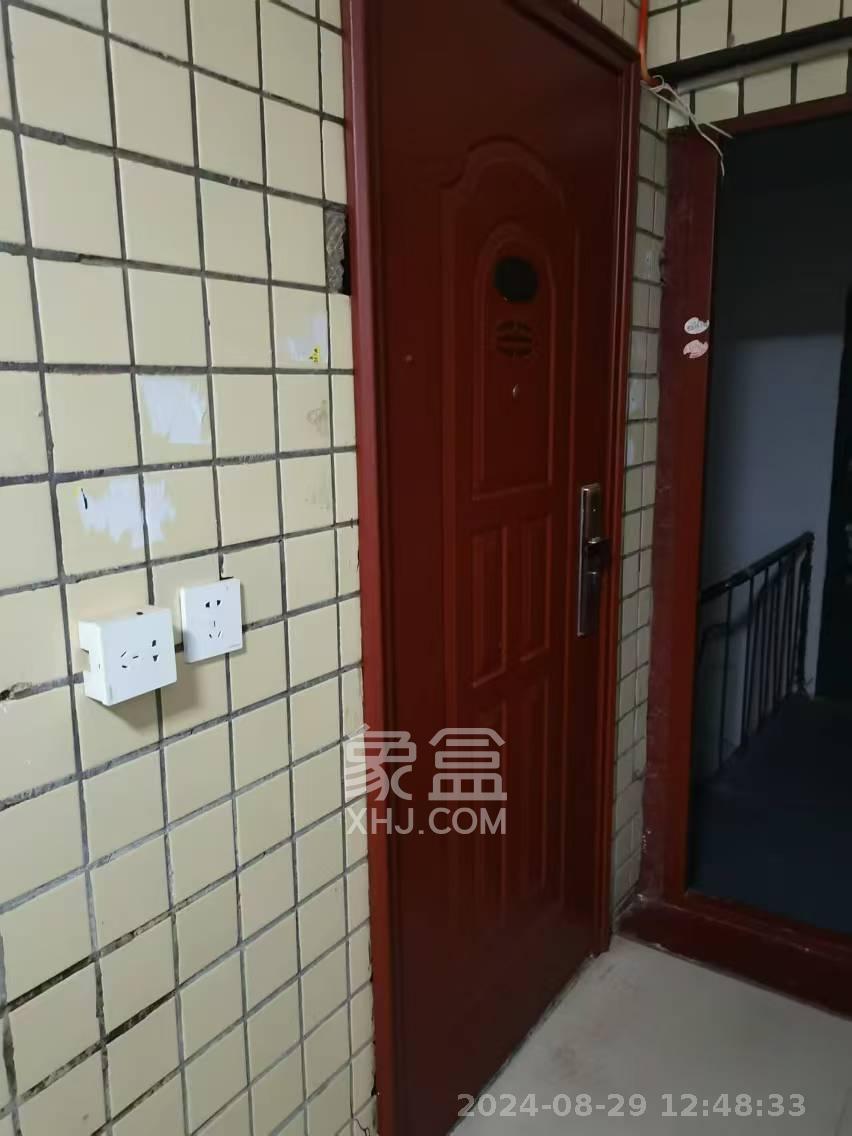 马王堆陶瓷城新合区  1室0厅0卫   900.00元/月