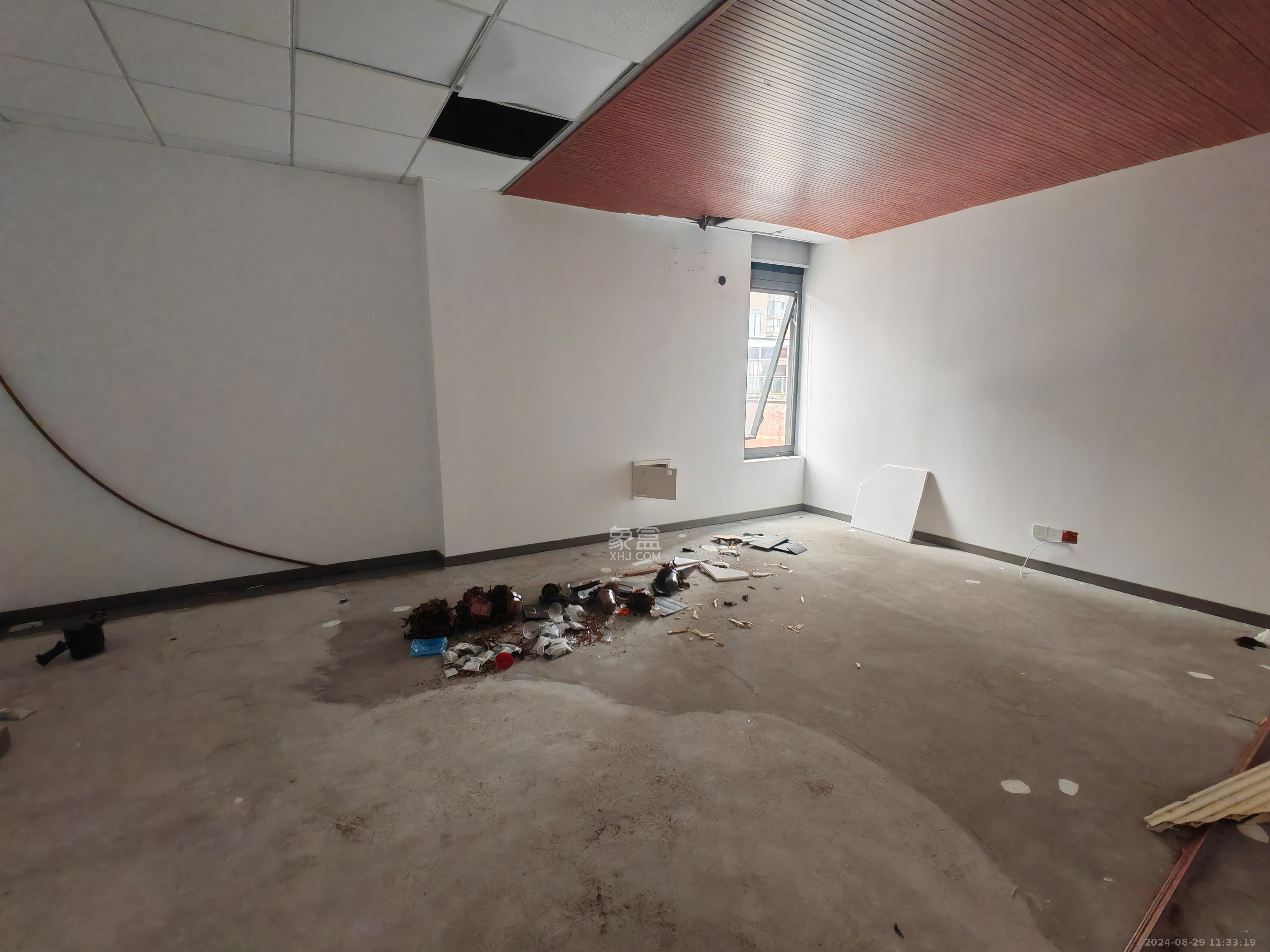 世茂铂翠湾一期   430.0㎡      12000.0元/月室内图