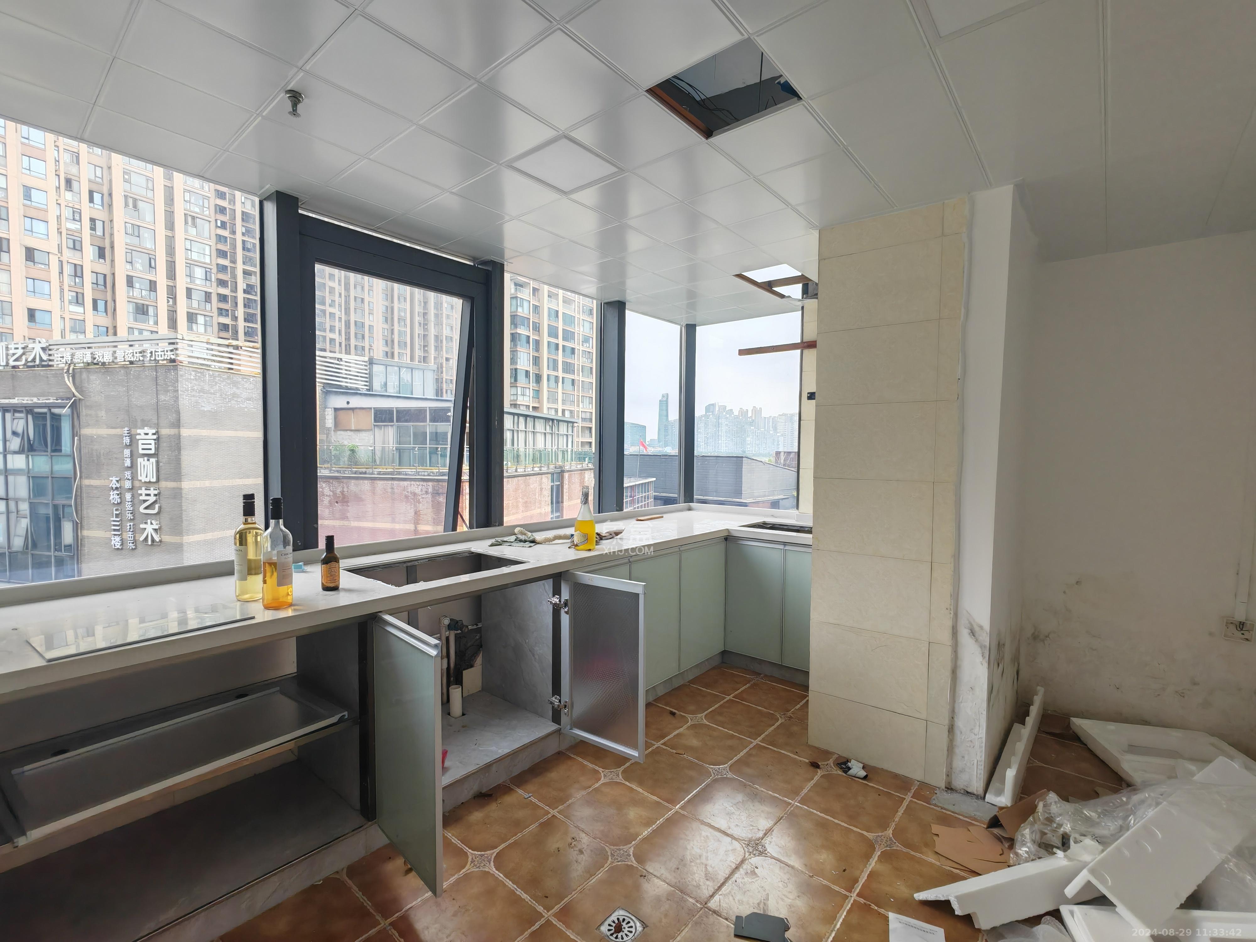 世茂铂翠湾一期   430.0㎡      12000.0元/月室内图