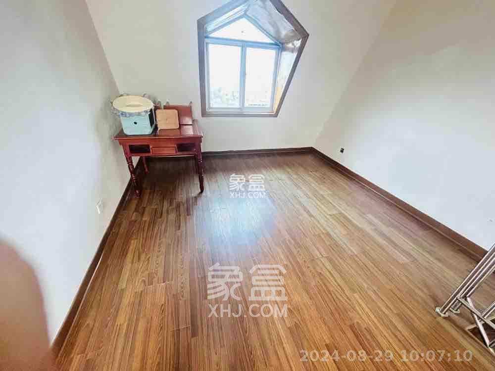 贵都公寓  3室2厅2卫   1300.00元/月室内图
