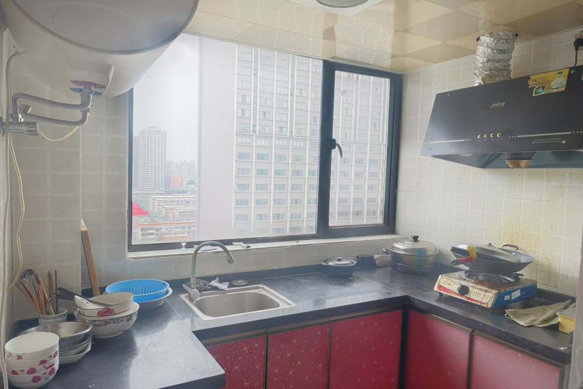 龙泰上品 1室1厅1卫 1200.0元/月 龙泰上品 1室1厅1卫 1200.0元/月室内图