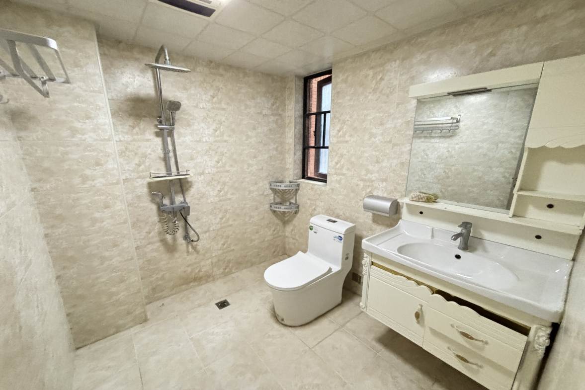 湾田和悦  4室2厅2卫    2000.0元/月 湾田和悦  4室2厅2卫    2000.0元/月室内图