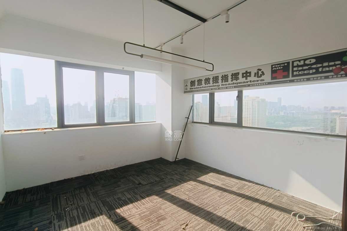 湘域中央  3室2厅1卫   3500.00元/月室内图1