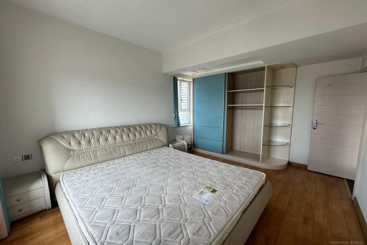 左岸右岸 3室2厅1卫 2700.0元/月 左岸右岸 3室2厅1卫 2700.0元/月室内图