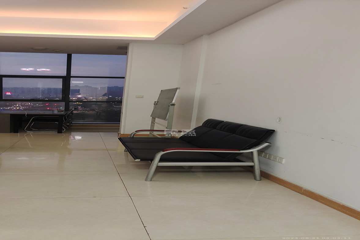 华侨假日中心（晟华苑）  1室1厅1卫    1800.0元/月室内图