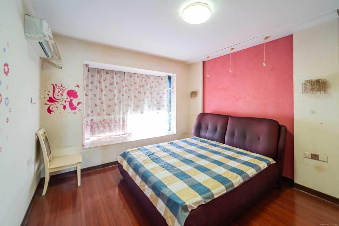 新星小区  3室2厅2卫   2600.00元/月室内图