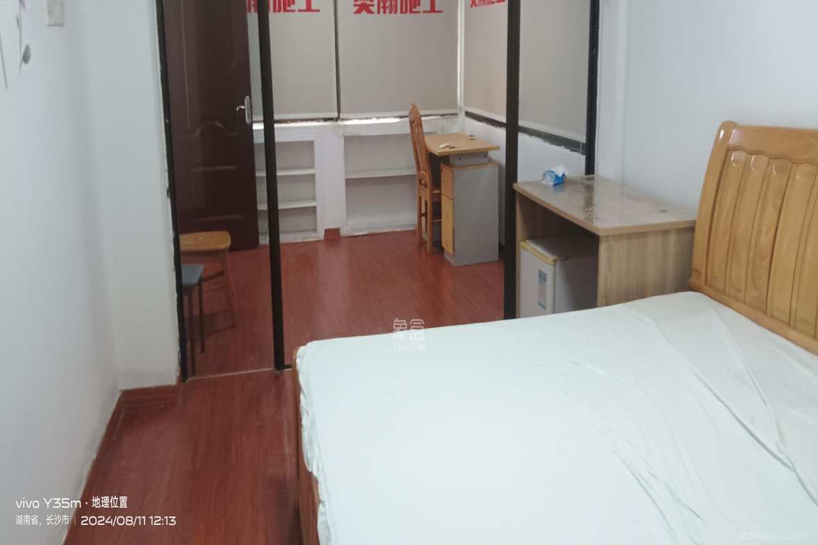 东风路汽电宿舍  1室1厅1卫   1800.00元/月室内图1