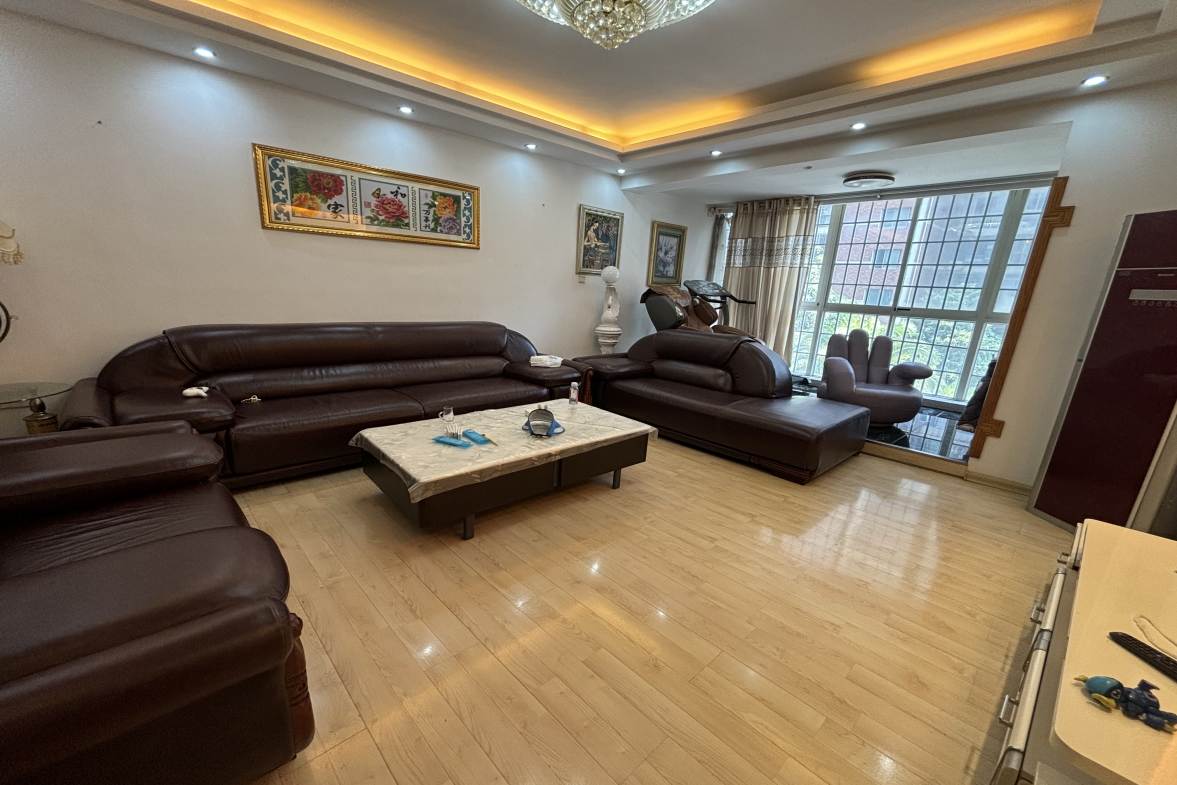 东方豪苑 4室2厅0卫 1800.0元/月 东方豪苑 4室2厅0卫 1800.0元/月室内图