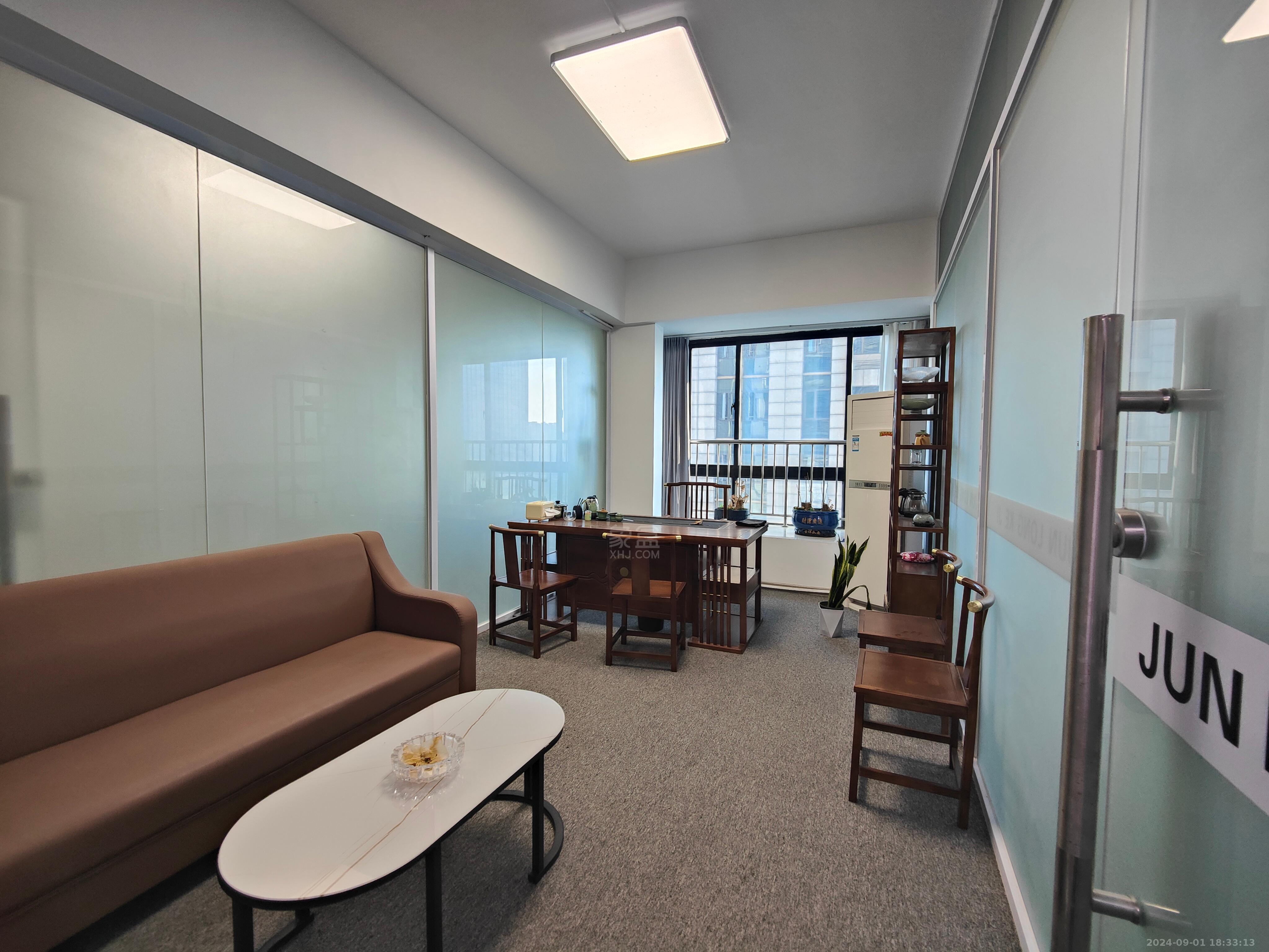 慈善大厦  5室1厅1卫    4000.0元/月