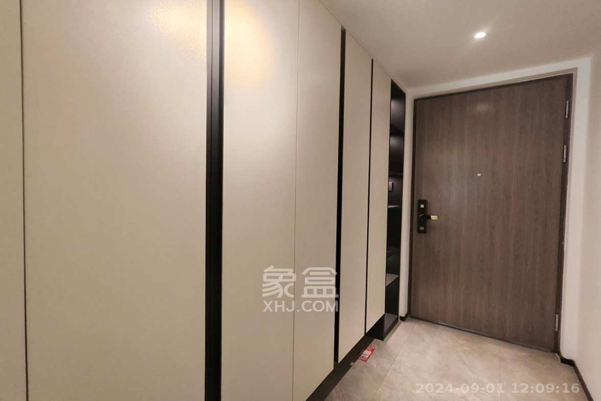 轨道万科悦府  3室2厅2卫    5000.0元/月室内图