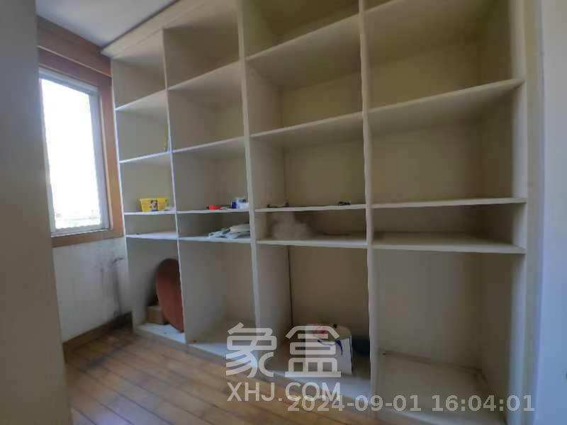 岳麓山庄  4室2厅3卫    5800.0元/月 岳麓山庄  4室2厅3卫    5800.0元/月室内图