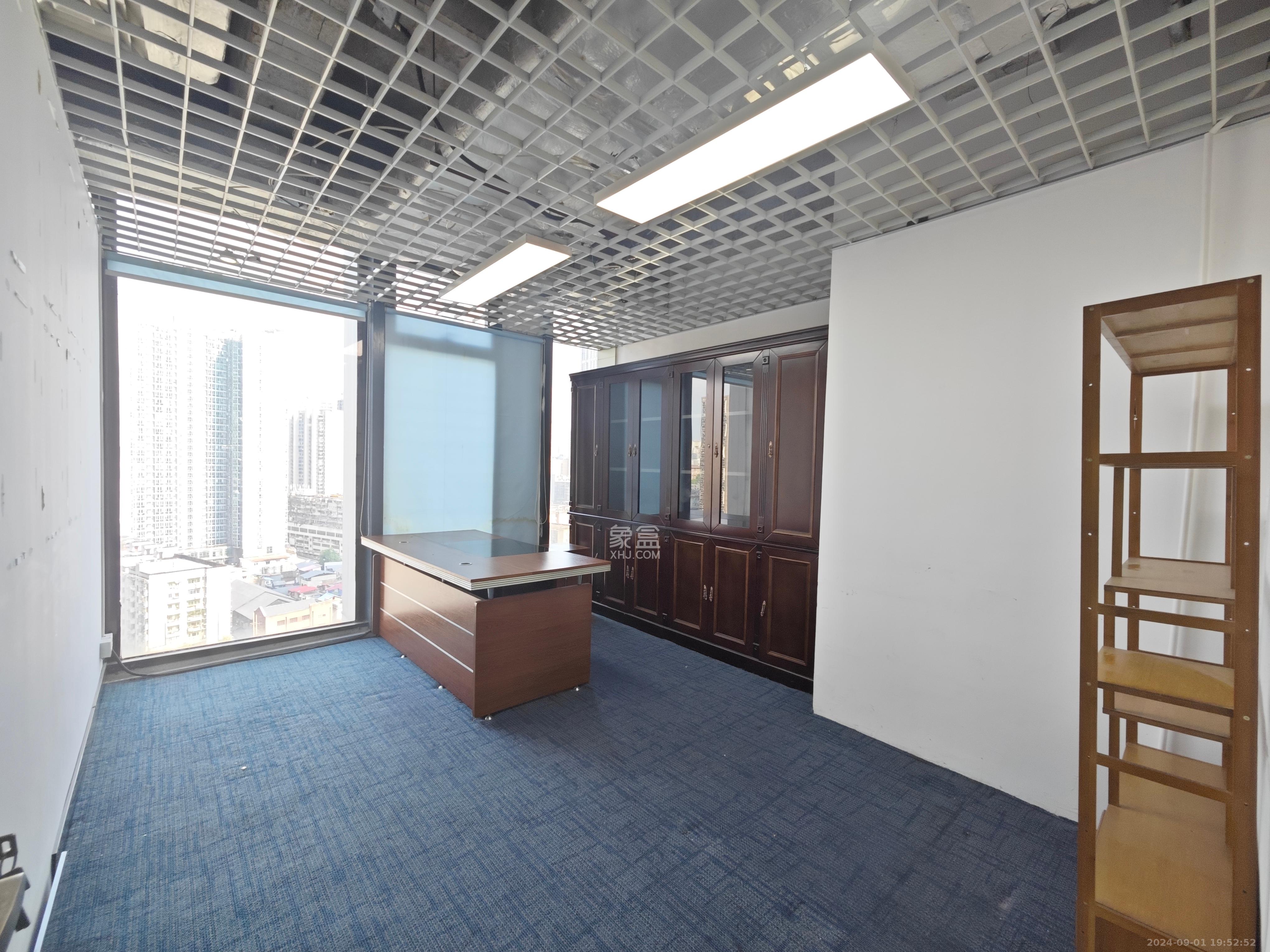 万达广场   148.0㎡      8000.0元/月室内图