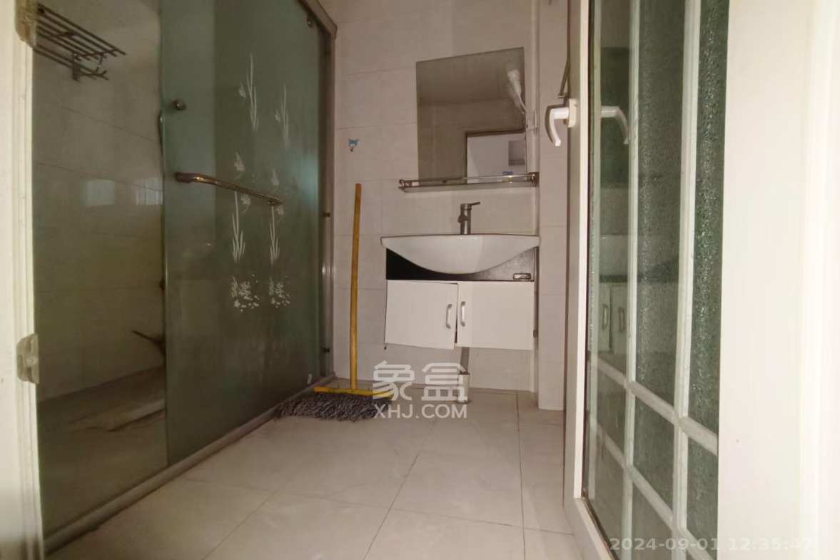 锑都家园  3室2厅1卫    1800.0元/月室内图