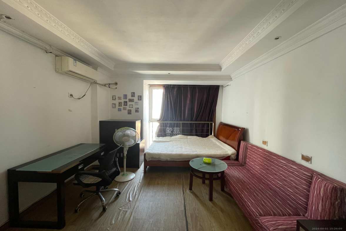 新天地(温馨家园)新长江宾馆  1室1厅1卫    1300.0元/月 新天地(温馨家园)新长江宾馆  1室1厅1卫    1300.0元/月室内图1