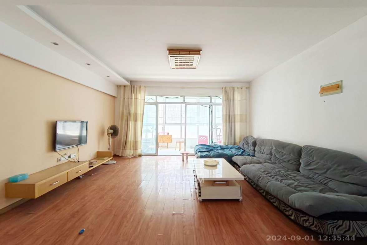 锑都家园  3室2厅1卫    1800.0元/月室内图1