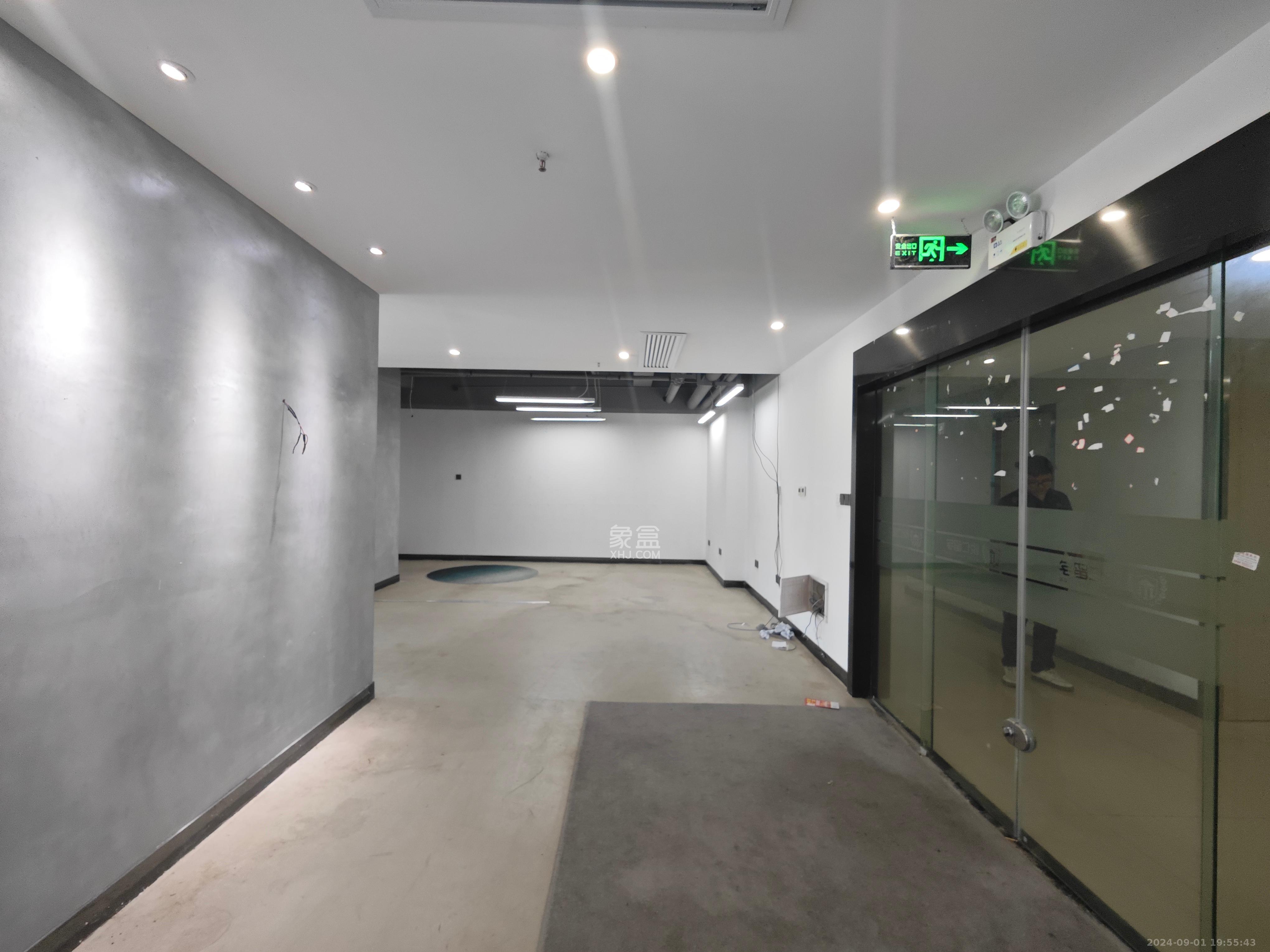 万达广场   158.57㎡      9000.0元/月室内图