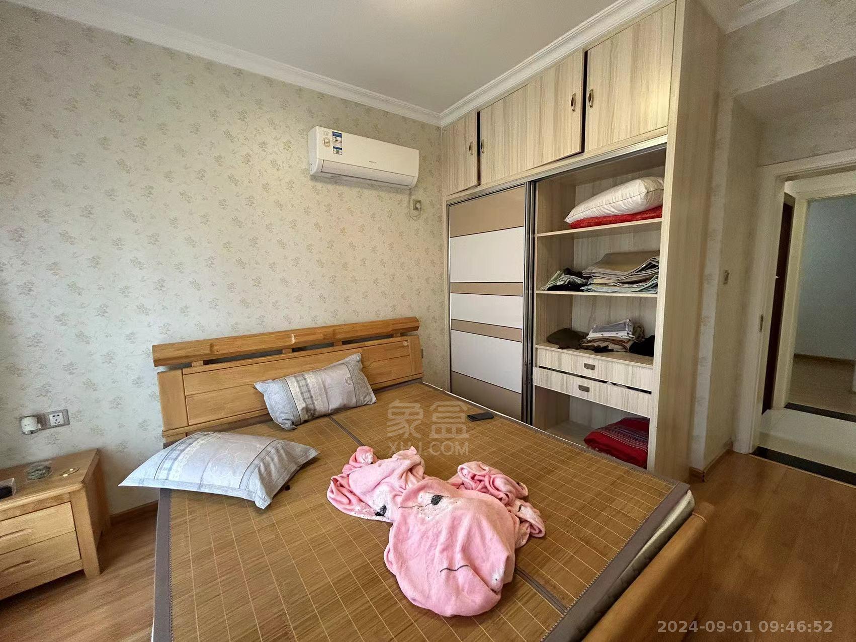 中泰财富湘江  2室2厅1卫    1500.0元/月