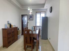 新城吾悦广场  3室2厅2卫    208.0万