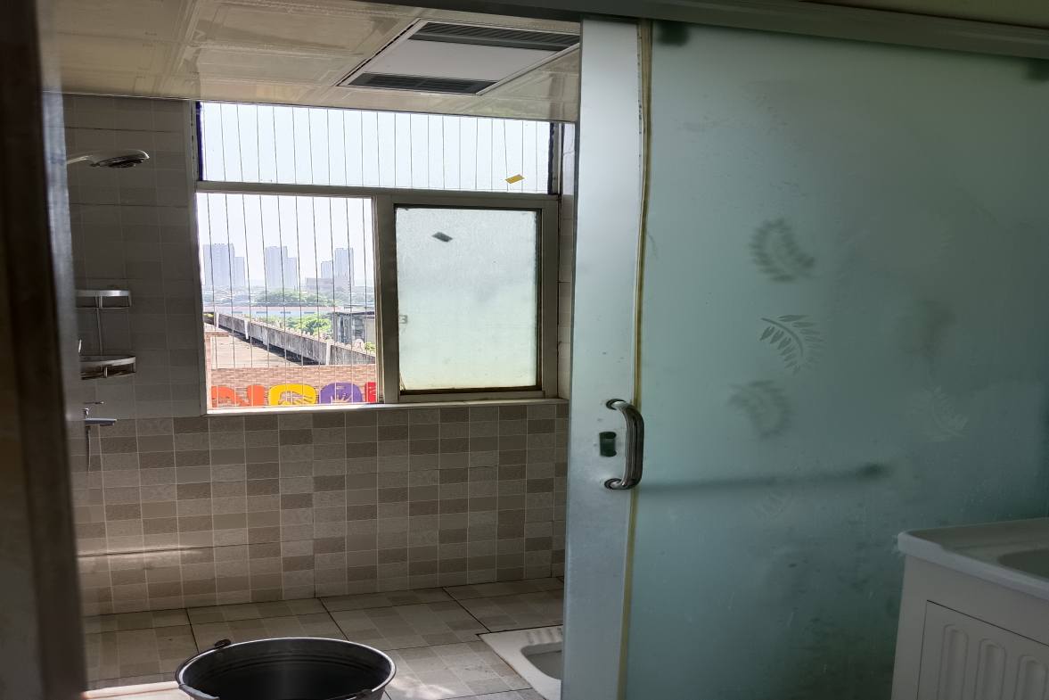 御笔华章  1室1厅1卫   1700.00元/月室内图