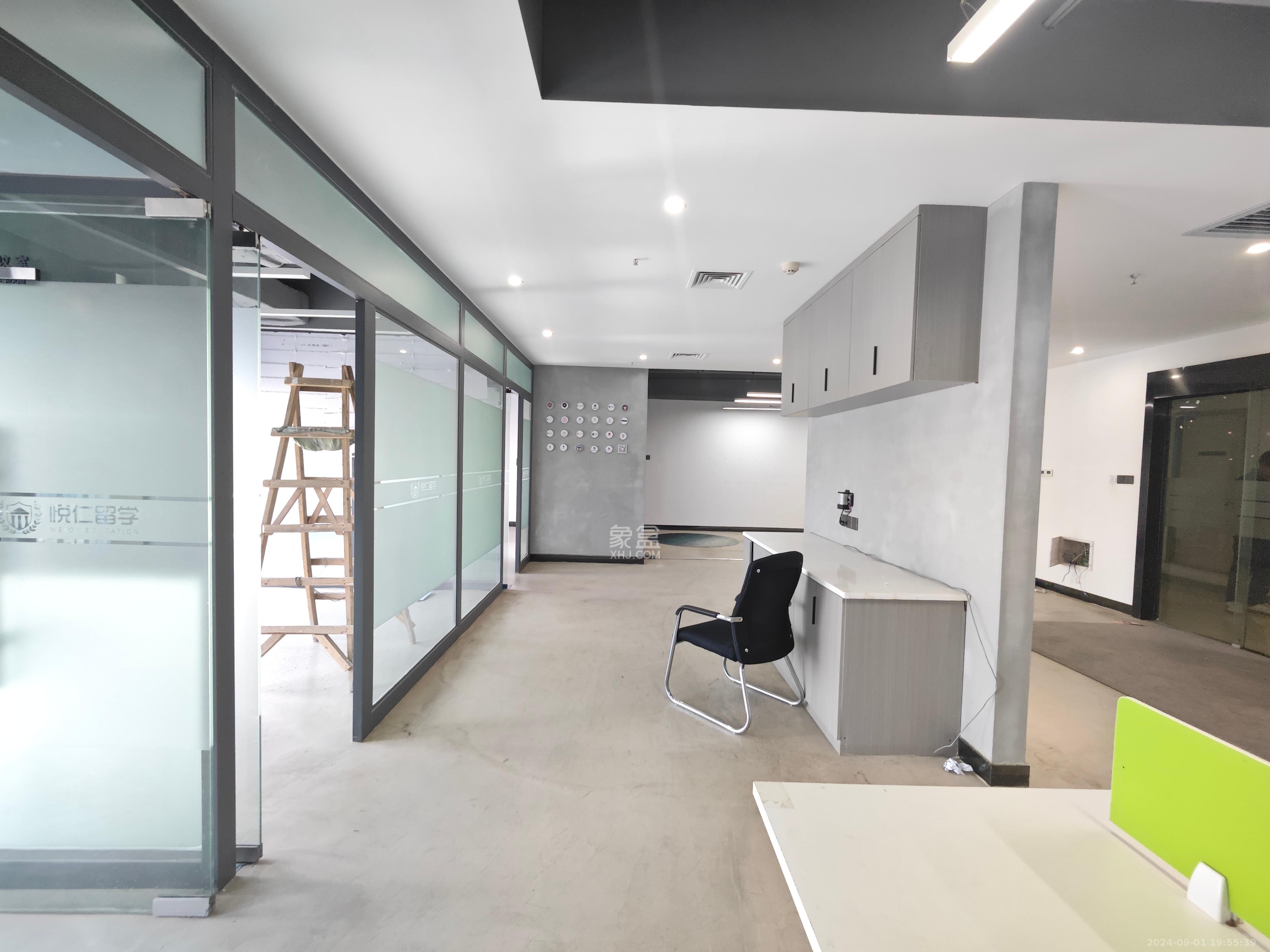 万达广场   158.57㎡      9000.0元/月室内图