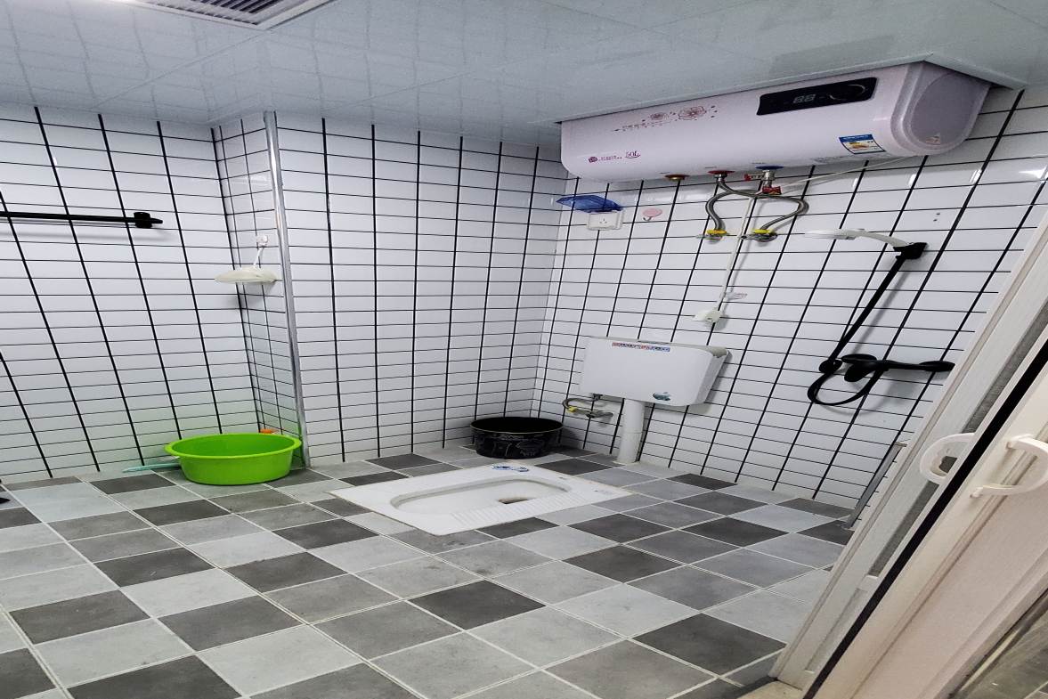 鸿浩达吉星广场(秀石街)  1室0厅0卫    25.0万 鸿浩达吉星广场(秀石街)  1室0厅0卫    25.0万客厅