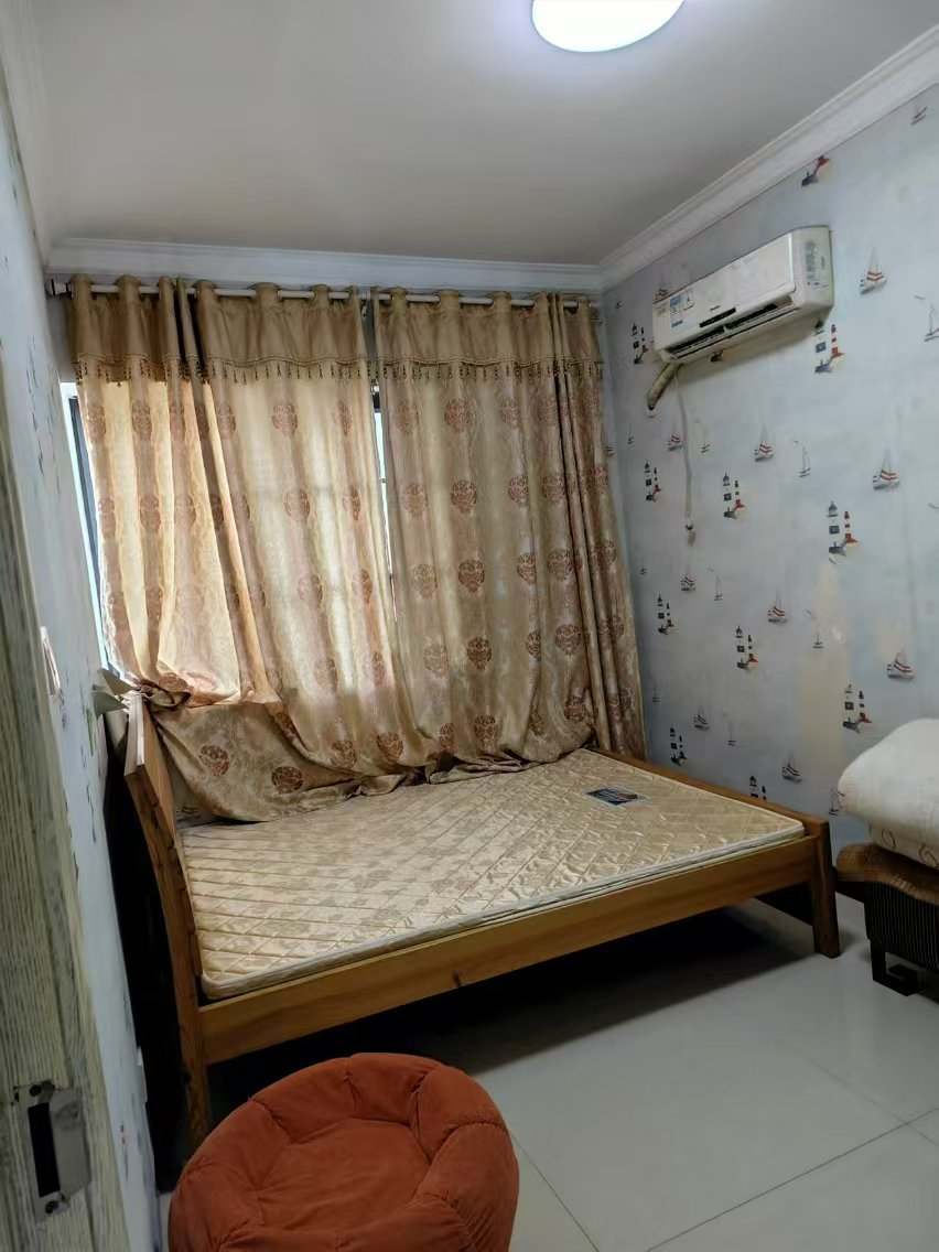 龙泰上品  3室2厅1卫    1280.0元/月 龙泰上品  3室2厅1卫    1280.0元/月室内图