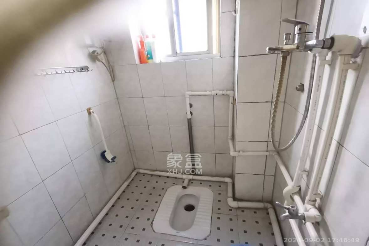 中建五局信和苑四区  2室2厅1卫    1500.0元/月 中建五局信和苑四区  2室2厅1卫    1500.0元/月室内图