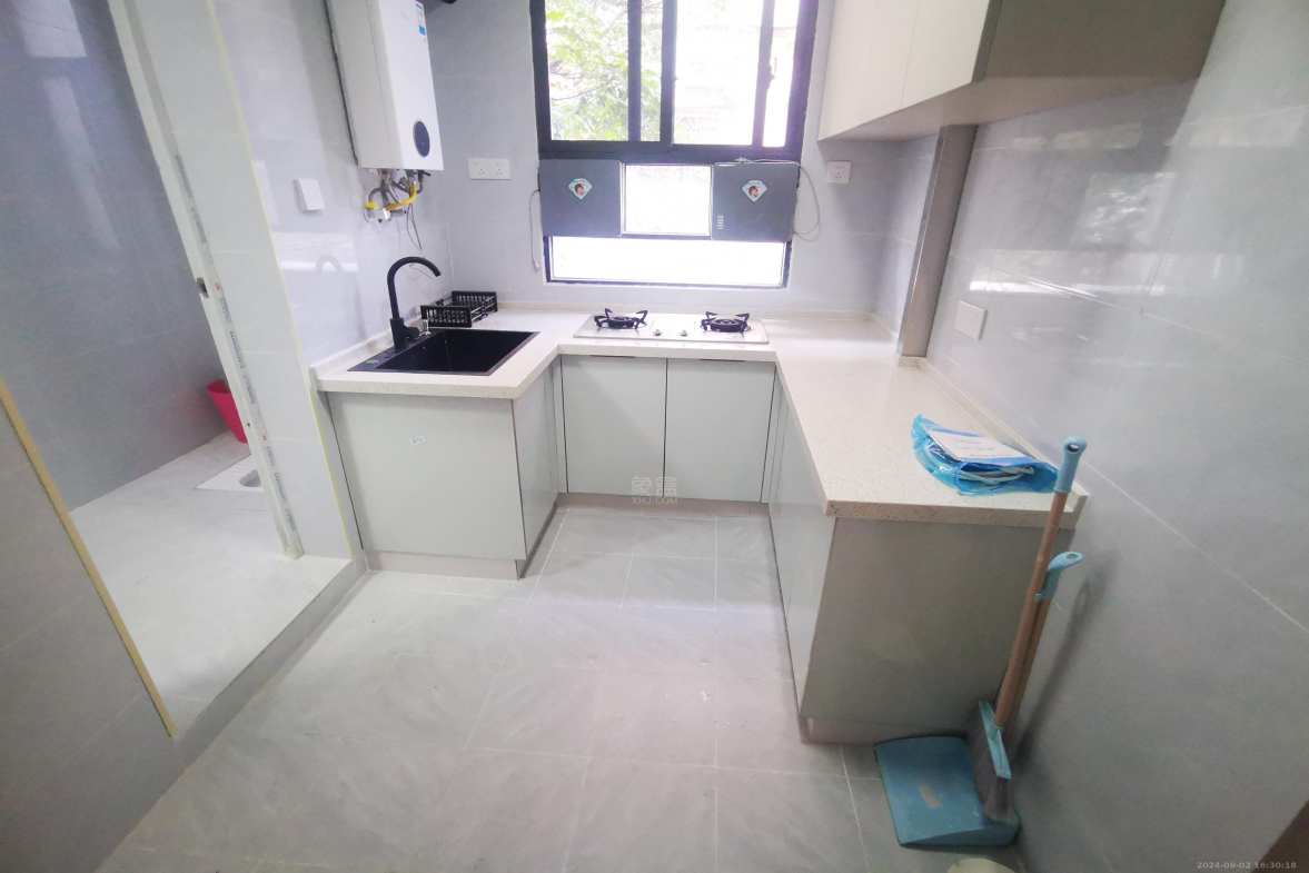 建设中路散盘  2室1厅1卫    1400.0元/月室内图