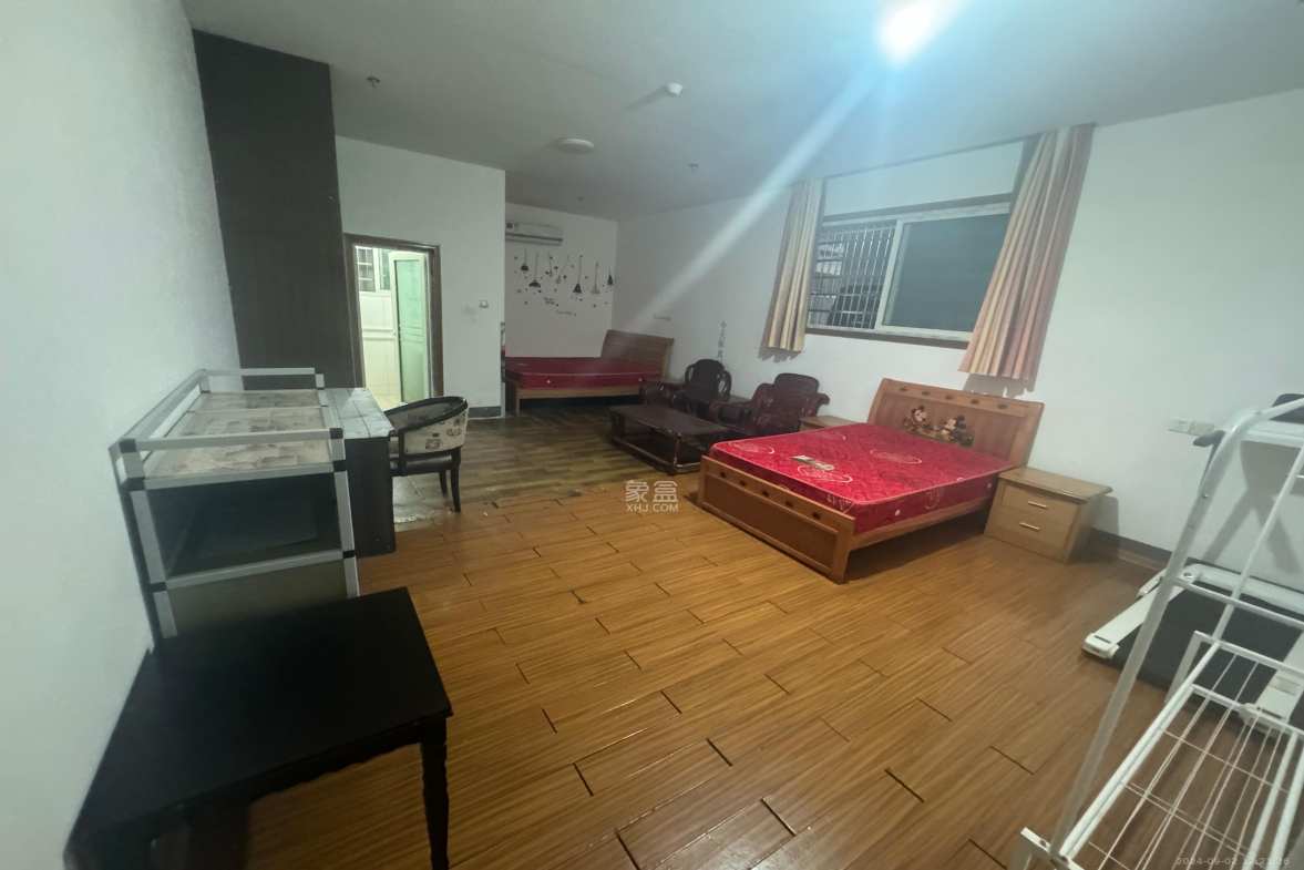 慧丰楼  1室1厅1卫   1300.00元/月室内图1