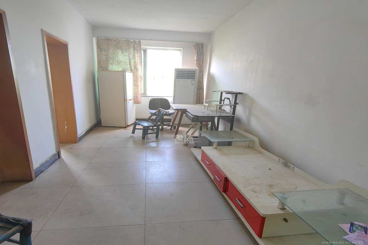 中南汽车世界 2室2厅1卫 1300.0元/月 中南汽车世界 2室2厅1卫 1300.0元/月室内图