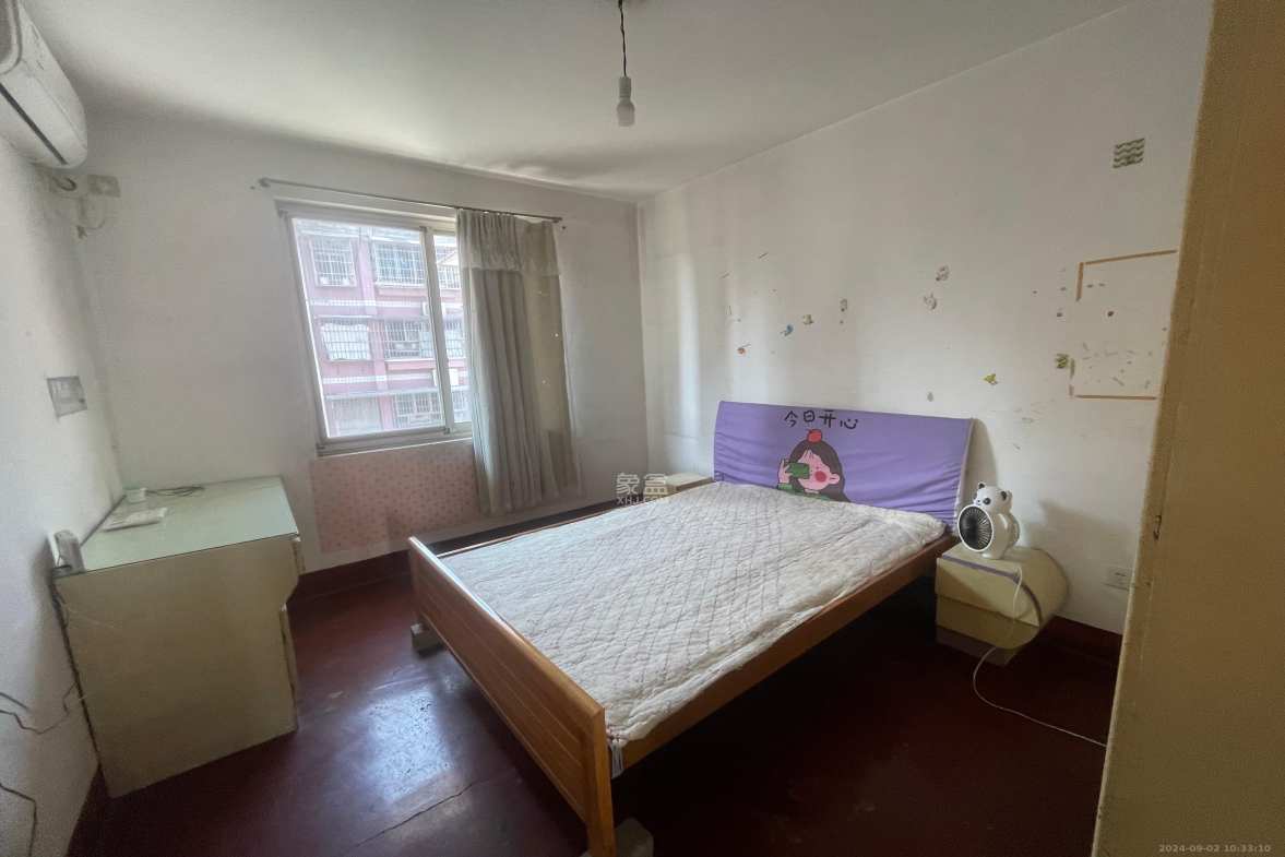 水泵厂宿舍  3室2厅1卫    1600.0元/月 水泵厂宿舍  3室2厅1卫    1600.0元/月室内图