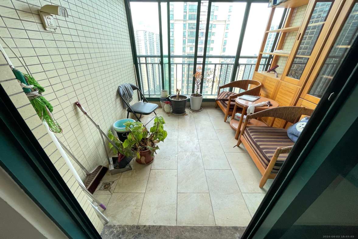 恒大名都  4室2厅2卫    2800.0元/月室内图