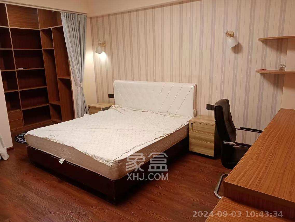 麓山翰林苑  4室2厅2卫   4000.00元/月室内图