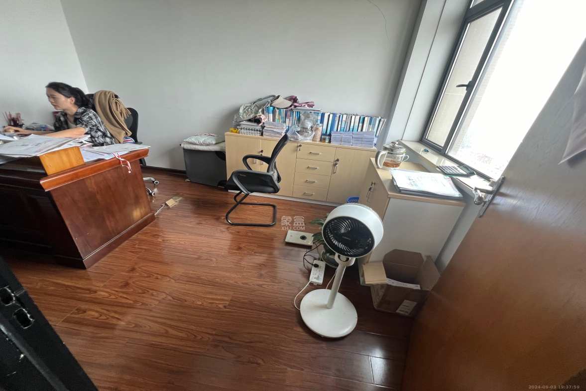 长房中庭国际（东郡华蓉广场）  1室0厅0卫   20000.00元/月室内图