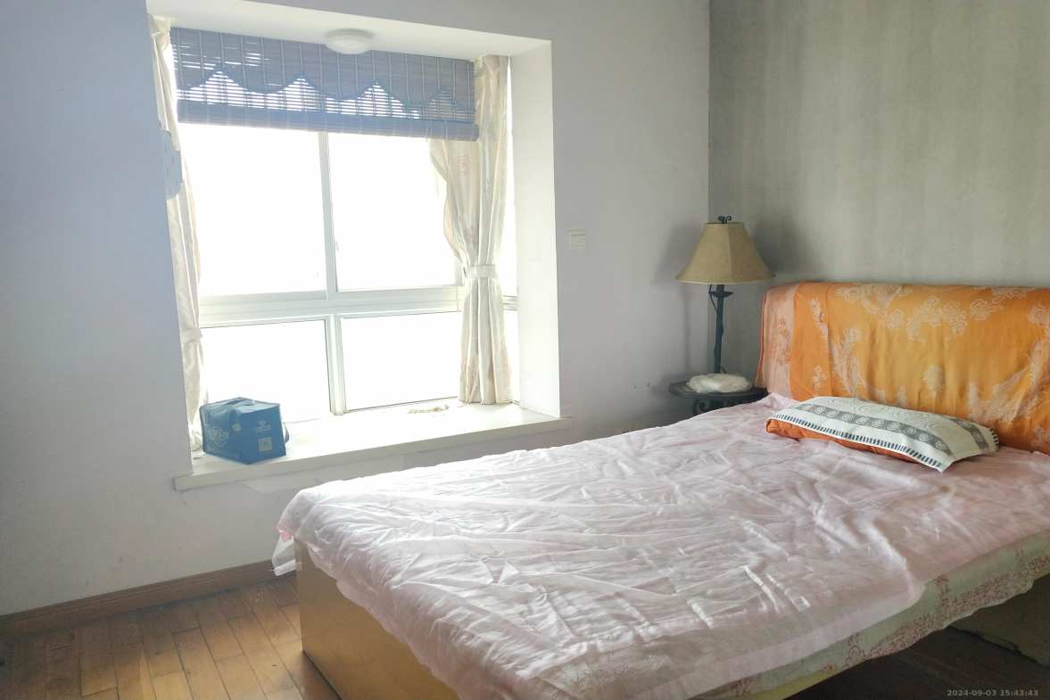 麓谷E家人  3室2厅0卫   2100.00元/月室内图