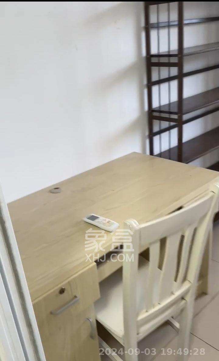 大学城安置小区  1室0厅0卫   1400.00元/月室内图