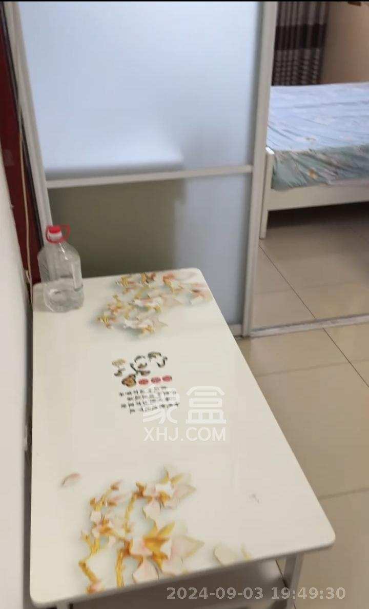 大学城安置小区  1室0厅0卫   1400.00元/月室内图