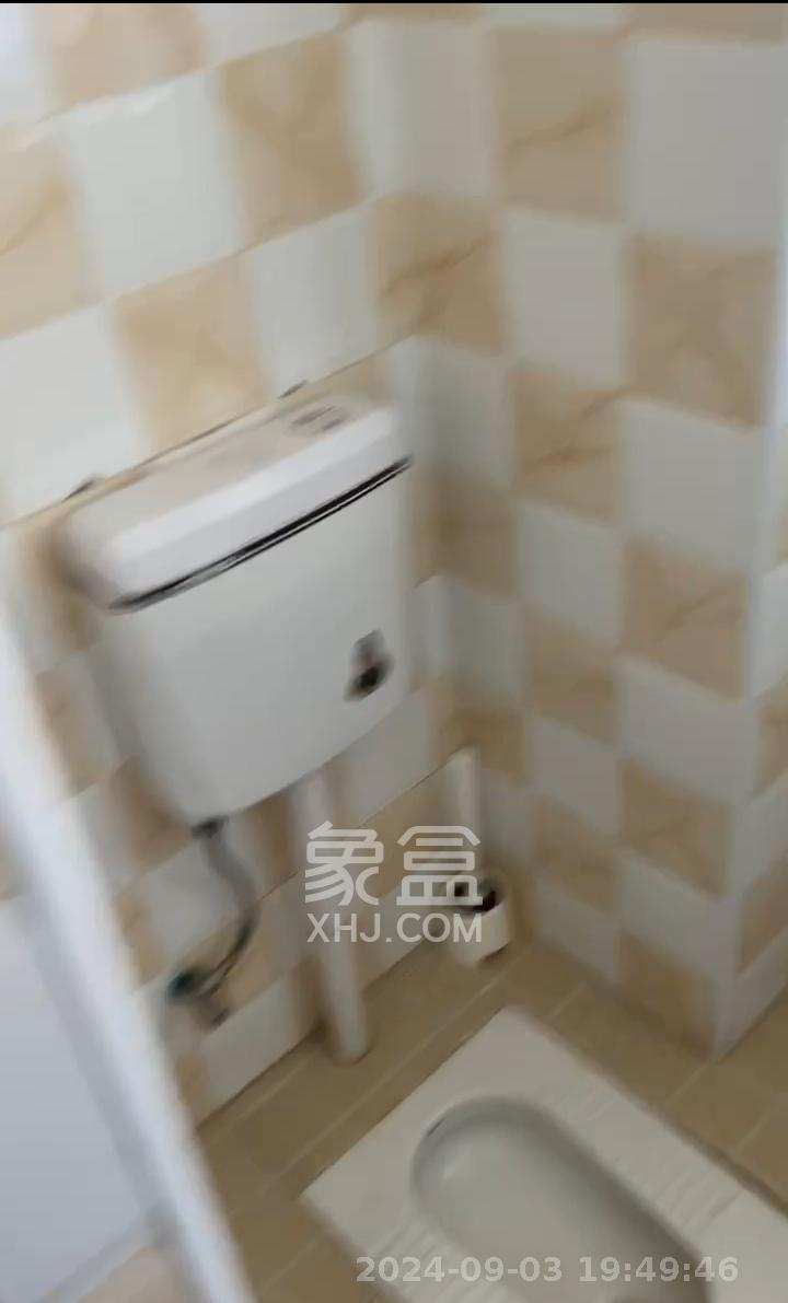 大学城安置小区  1室0厅0卫   1400.00元/月室内图