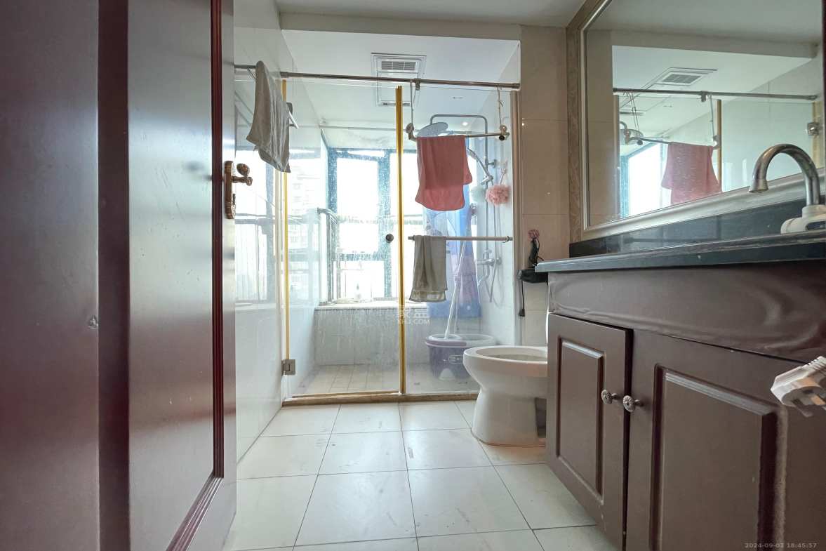 恒大名都  4室2厅2卫    2800.0元/月室内图