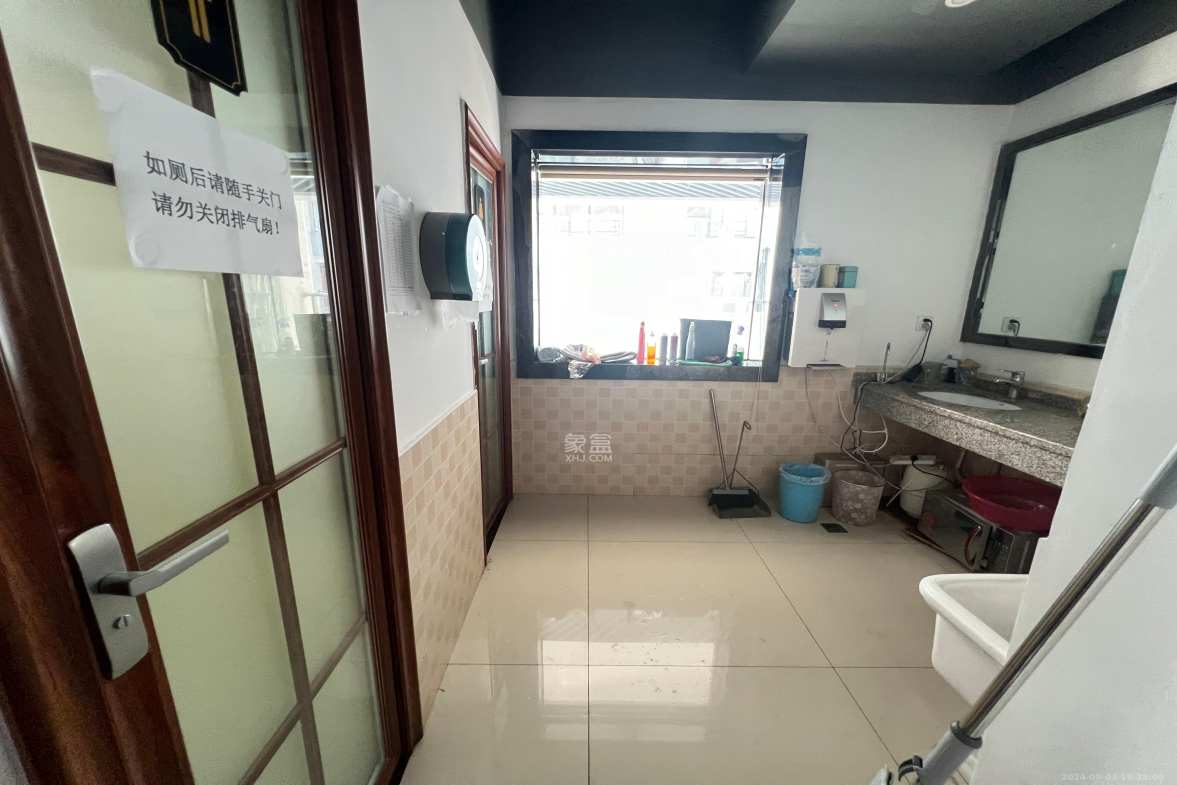 长房中庭国际（东郡华蓉广场）  1室0厅0卫   20000.00元/月室内图