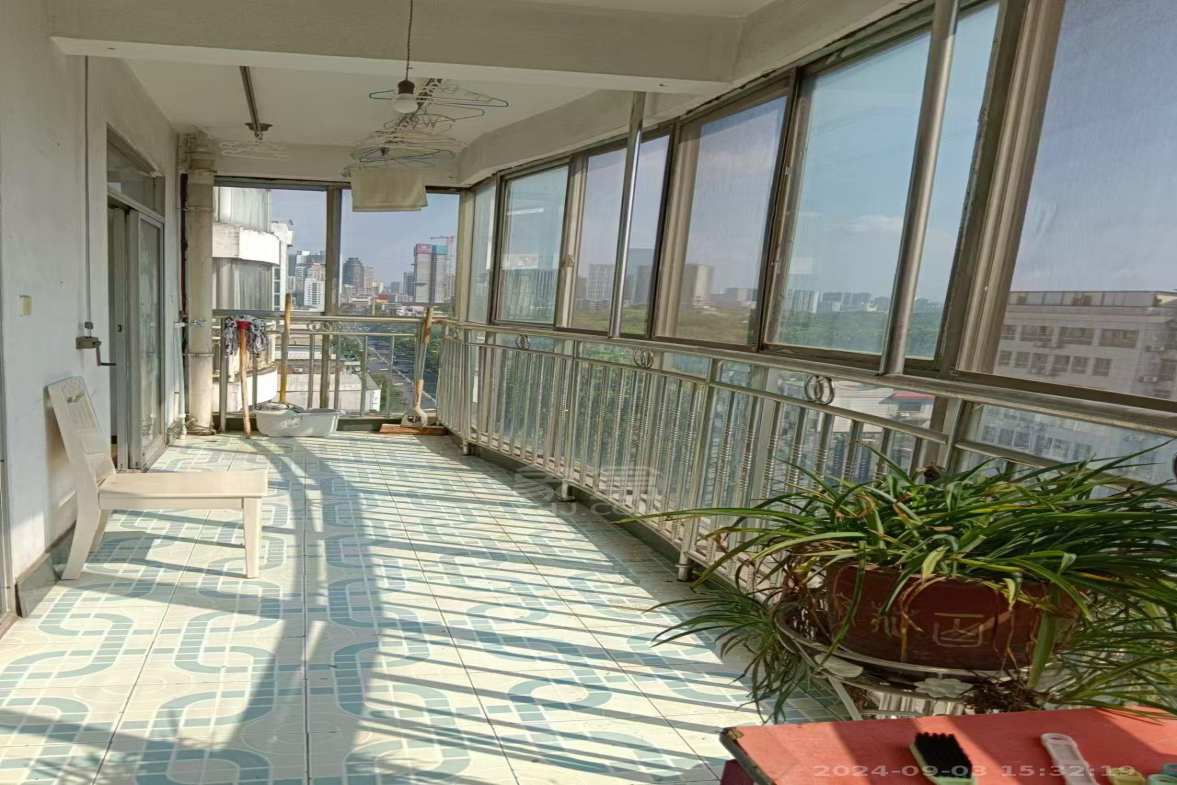 广汇大厦  3室2厅2卫   1600.00元/月室内图1