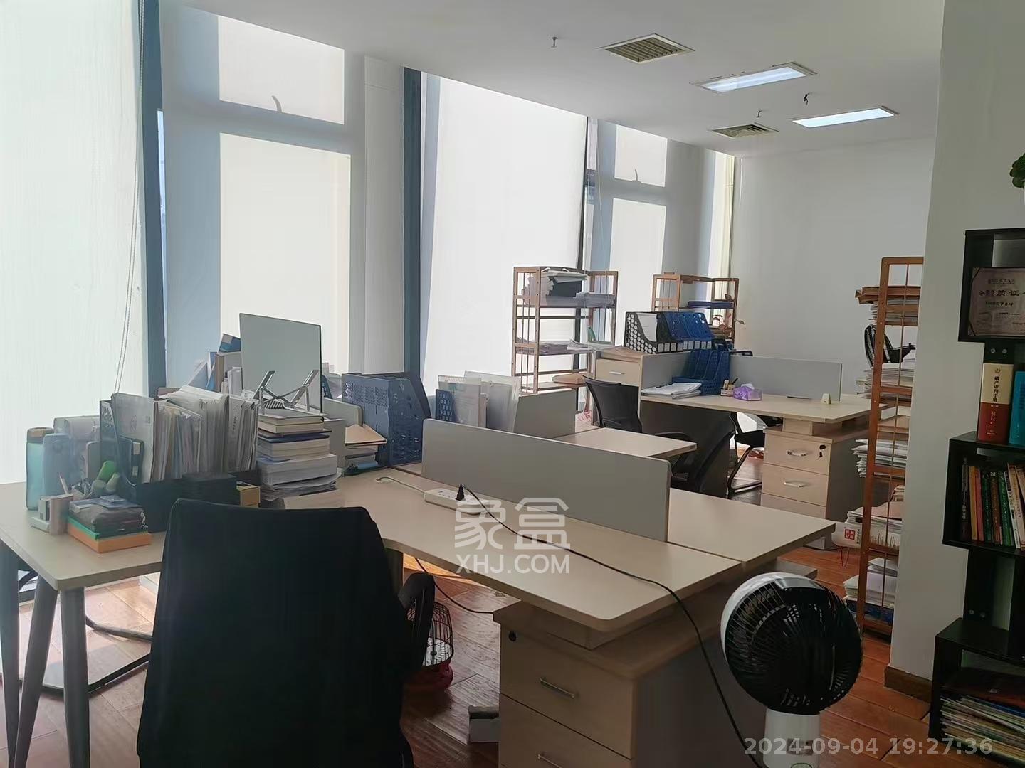 万达广场   157.82㎡      10000.0元/月室内图