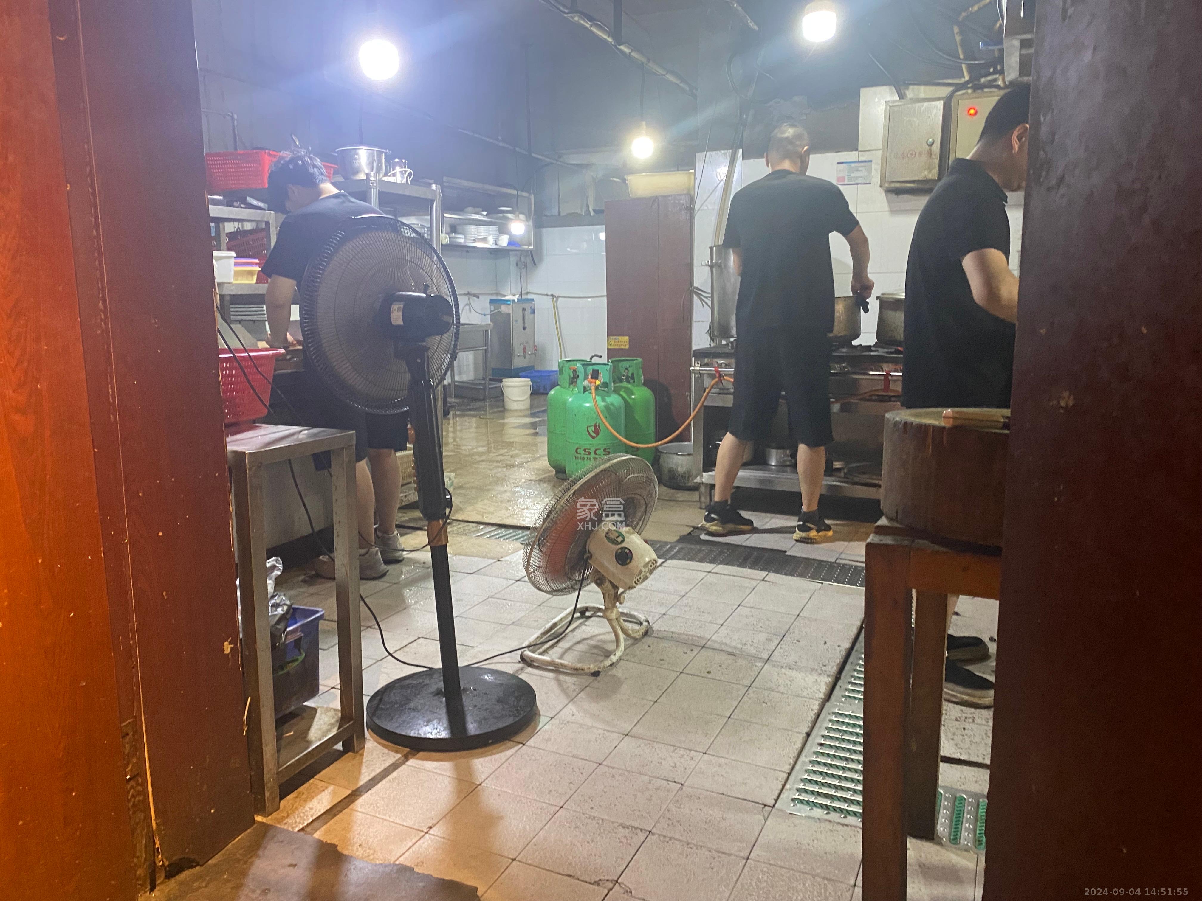 万达广场   331.0㎡      18000.0元/月室内图