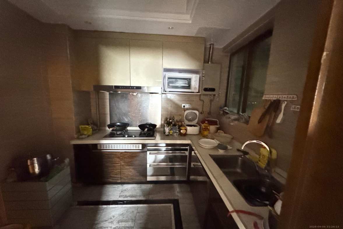 恒大御景半岛湘江苑(恒大御景半岛一期)  4室2厅2卫    6000.0元/月 恒大御景半岛湘江苑(恒大御景半岛一期)  4室2厅2卫    6000.0元/月室内图